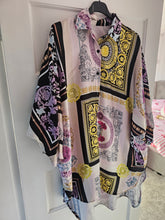 Load image into Gallery viewer, Silk feel longline Shirt