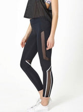 Load image into Gallery viewer, Black reflective Gym/running Leggings
