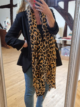 Load image into Gallery viewer, Camel leopard Scarf