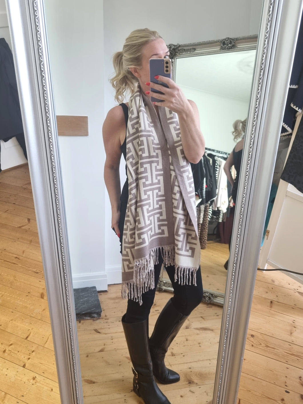 New inspired luxury scarf
