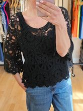 Load image into Gallery viewer, Crochet 3/4 sleeve Top