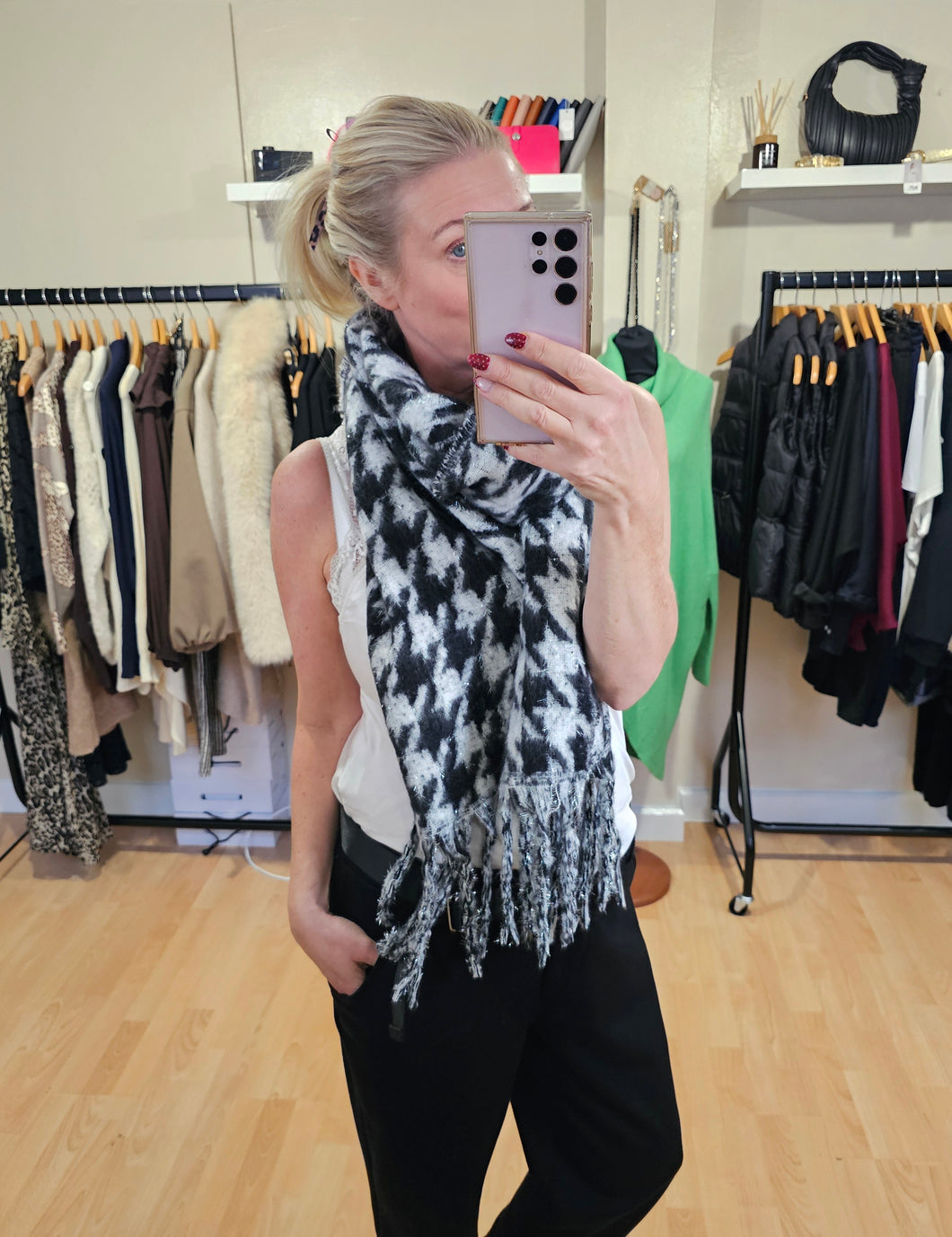Soft dogtooth Scarf