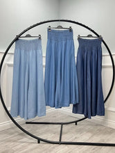 Load image into Gallery viewer, Denim wide leg Trousers - 2 shades
