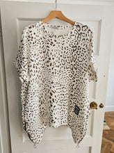 Load image into Gallery viewer, NEW white animal lounge Top