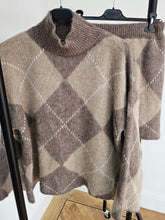 Load image into Gallery viewer, NEW taupe Argyle knitted skirt Set