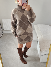 Load image into Gallery viewer, NEW taupe Argyle knitted skirt Set