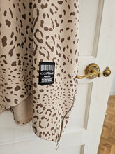 Load image into Gallery viewer, NEW animal lounge Top