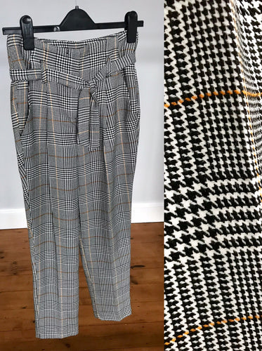 Prince of Wales check tapered trousers