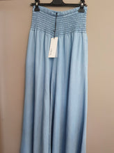 Load image into Gallery viewer, Denim wide leg Trousers - 2 shades