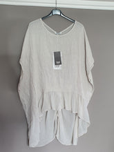 Load image into Gallery viewer, Stone oversize detail Top