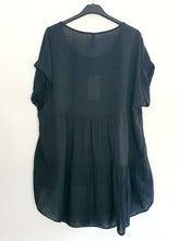 Load image into Gallery viewer, Black Lady print Top