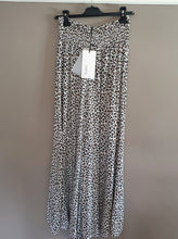 Load image into Gallery viewer, Animal print Palazzo Trousers