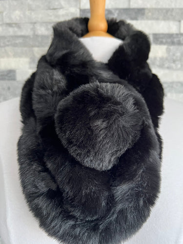 Faux fur collar