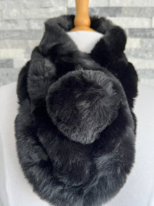 Faux fur collar