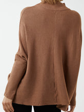 Load image into Gallery viewer, Camel turtle neck Jumper