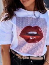 Load image into Gallery viewer, Lips motif Tee - 2 Colours