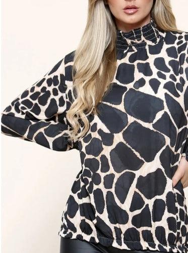 Black giraffe print Top