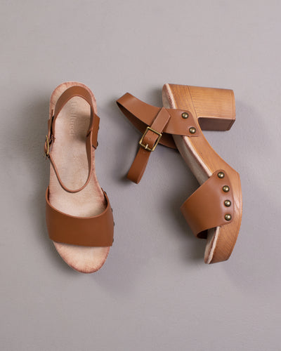 NEW Tan clog Sandal