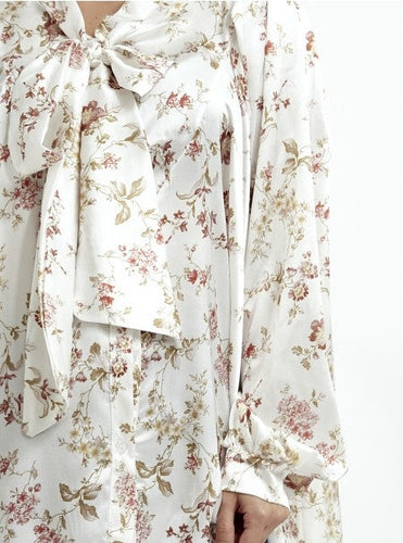 White floral pussy bow Blouse